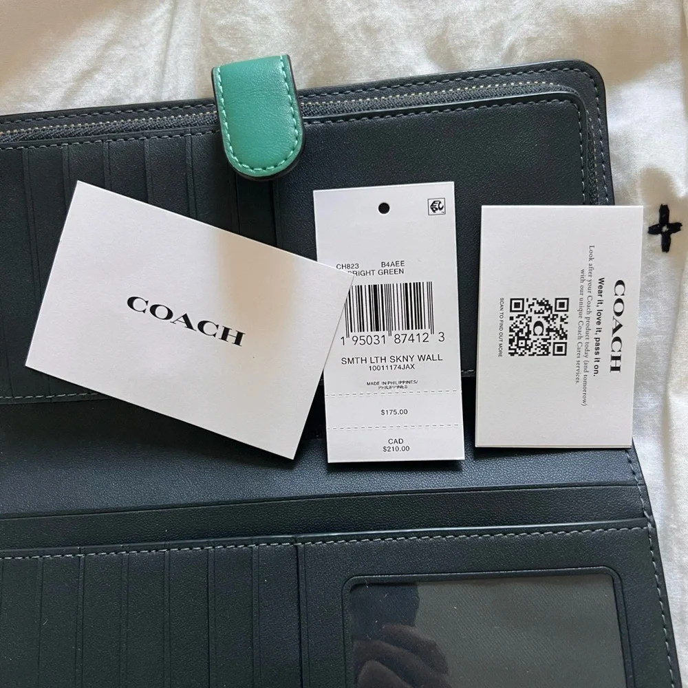 Coach Wallet - Picture 5 of 7